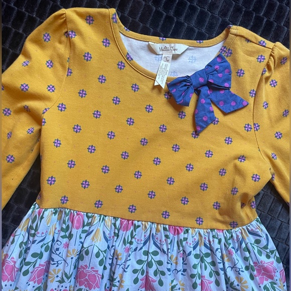 Matilda Jane Gold Star Long-Sleeved Dress.  Excellent condition.  Size 8. - Picture 4 of 8